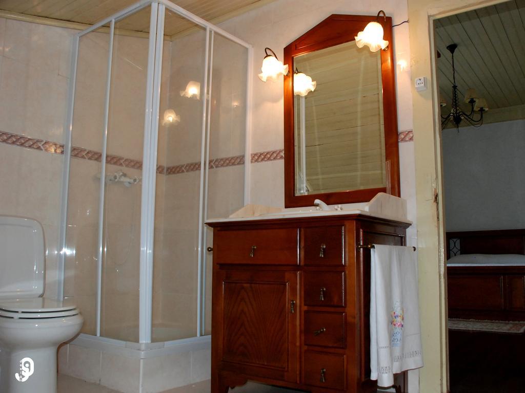 Maison d'hôtes Quinta Dos Barbas à Oliveira do Hospital Chambre photo