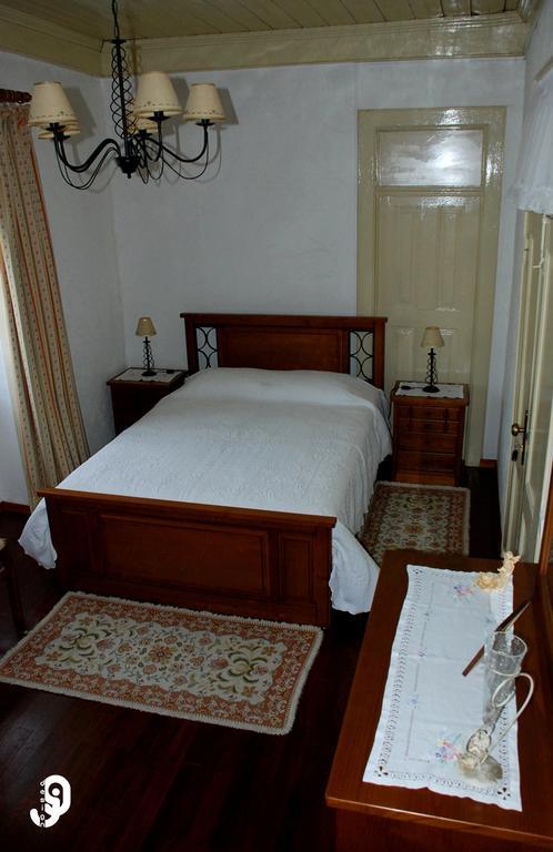 Maison d'hôtes Quinta Dos Barbas à Oliveira do Hospital Chambre photo